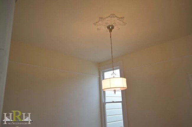 Building Photo - Location!! Charming 3 BR | 1.5 BA in the H...