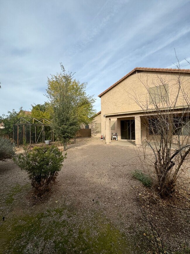 Building Photo - 5415 W Buffalo St