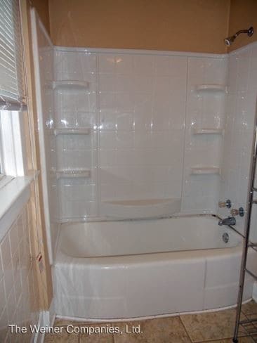 Building Photo - 310 N James St