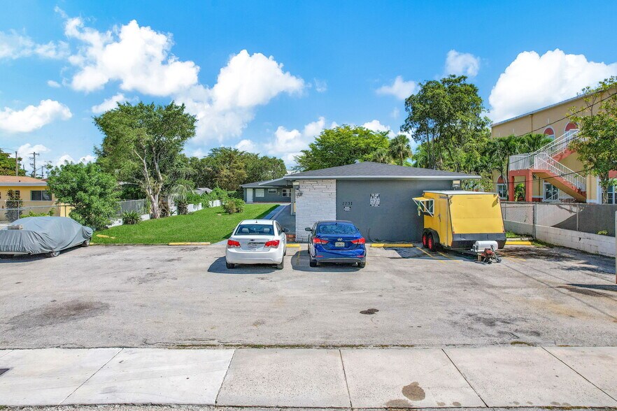 Building Photo - 150 NW 78th St