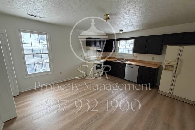 Building Photo - 518 Regal Ave