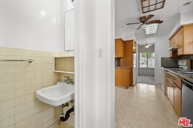 Building Photo - 12468 Rubens Ave