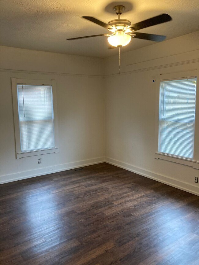 Building Photo - PRE-LEASING