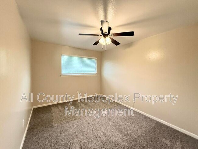 Building Photo - 10450 E NW Hwy