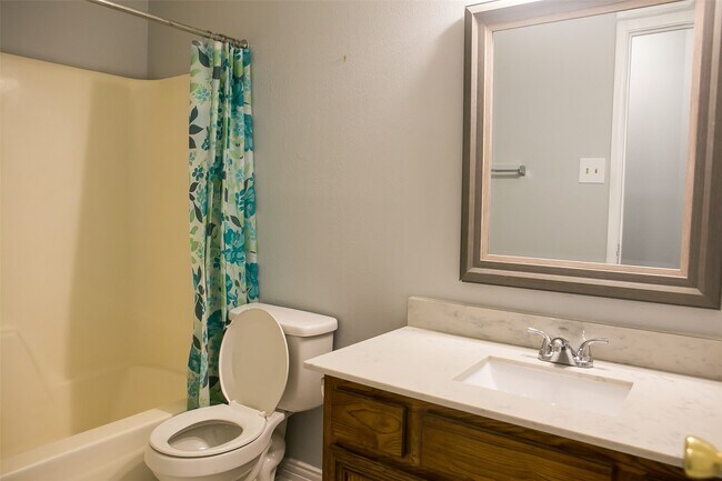 Building Photo - 12051 Creekhurst Dr