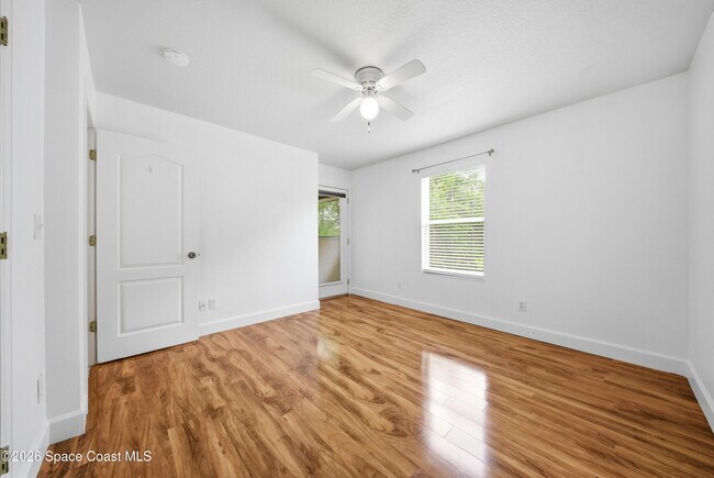 Building Photo - 2605 S Park Ave