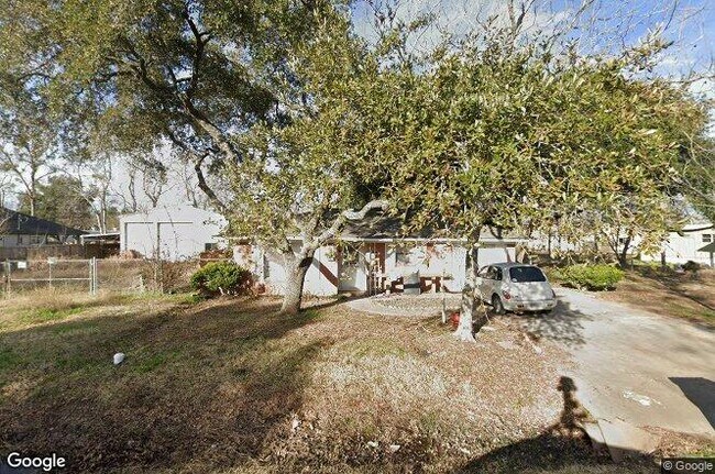 Building Photo - 712 Damon St