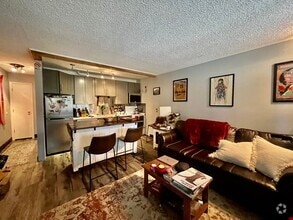 Building Photo - Beautifully updated condo in Winter Park