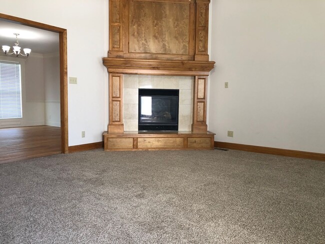 Building Photo - 2306 Shenandoah Dr