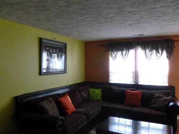Building Photo - 5610 Avonshire Pl