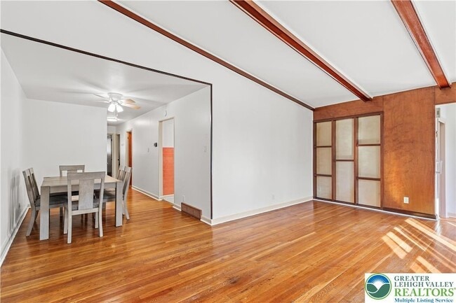 Building Photo - 732 N St Lucas St