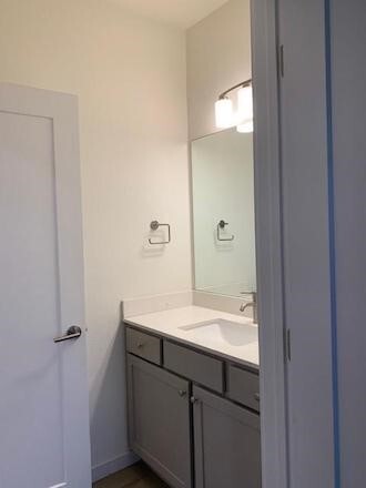 Building Photo - 6800 Menchaca Rd