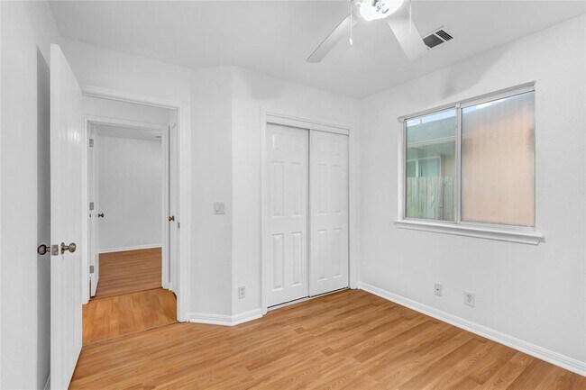 Building Photo - 16613 Jaron Dr