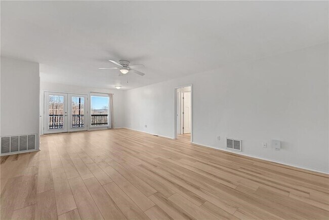 Building Photo - 14804 Dutchmans Dr