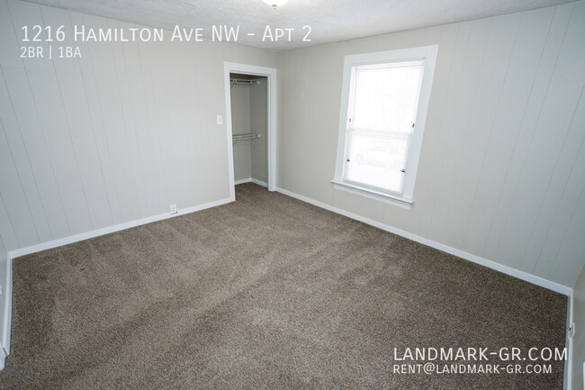 Building Photo - Upgraded 2 Bed/1 Bath – First Month Rent $...