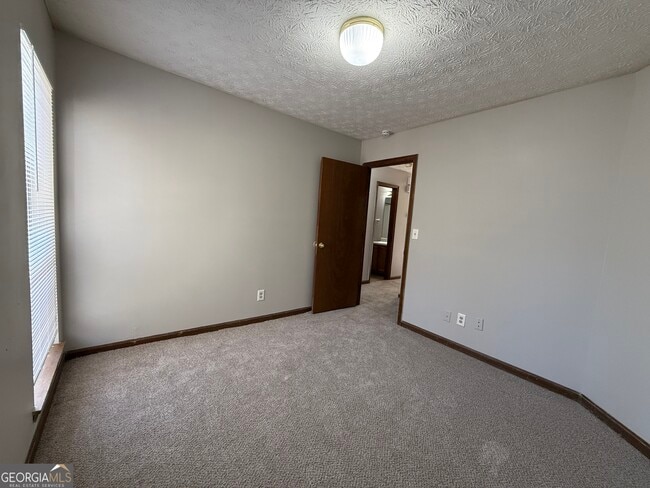 Building Photo - 235 Whirlwind Ct