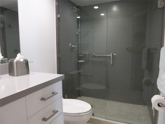 Building Photo - 1111 Crandon Blvd