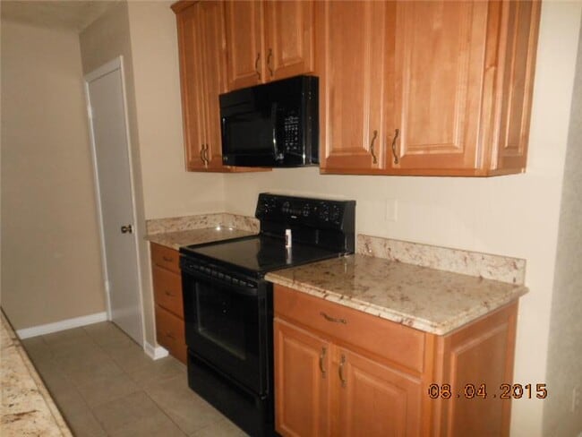 Building Photo - 1005 Cedar Dr