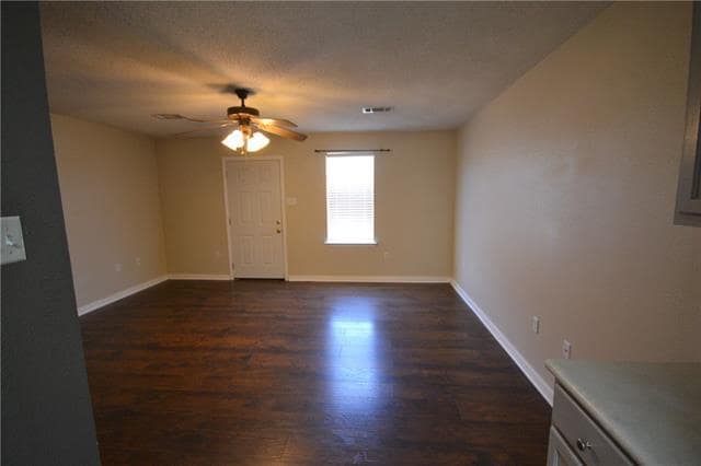 Building Photo - 116 Red Gros Ln