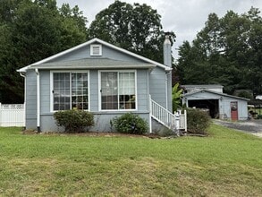 Building Photo - Adorable 2-Bedroom Cottage in Marion!