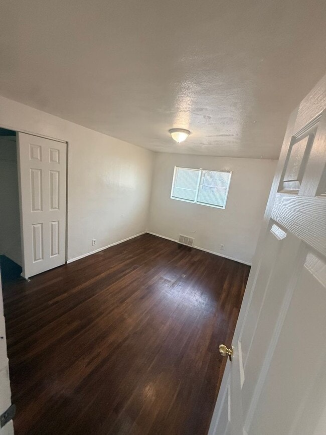 Building Photo - Charming 3 Bedroom 1 Bath Home for Rent Ready 1,300.00 Great Location