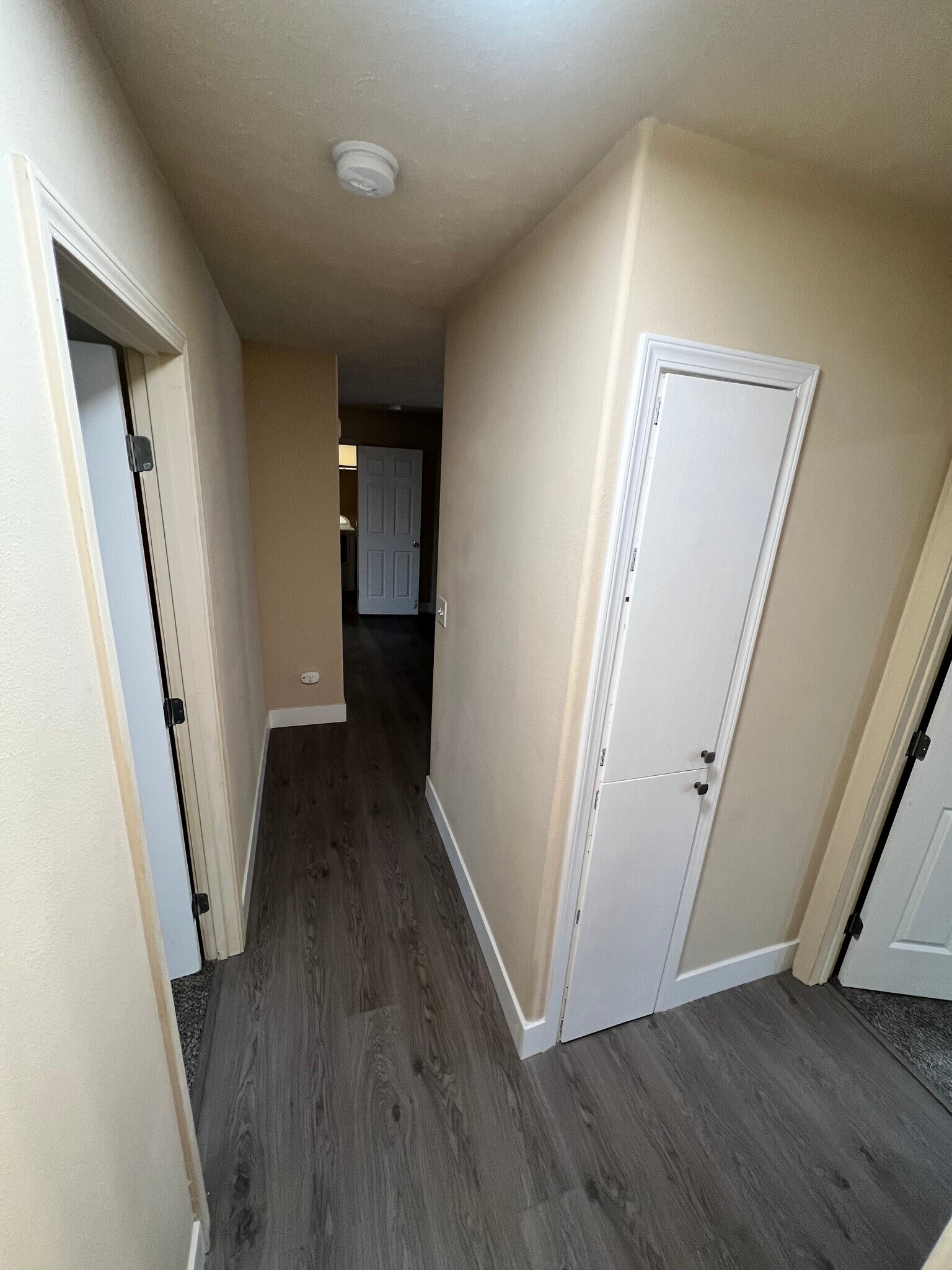 Building Photo - 33 E Lacrosse Ave