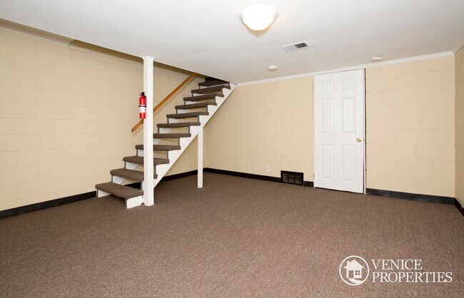 Building Photo - 3 Bedroom on OSU Campus