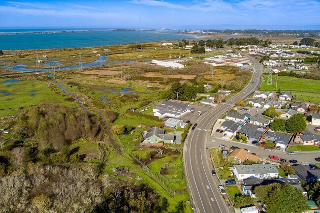 Building Photo - Custom Home on Property just outside of Eureka!