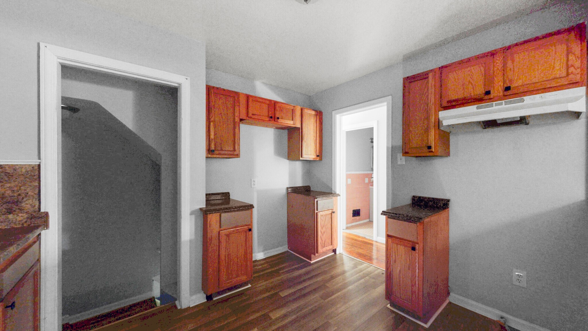 Building Photo - 5075 Eastlawn St