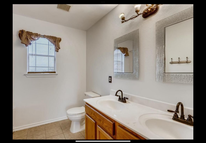 Building Photo - 608 Sherry Dr