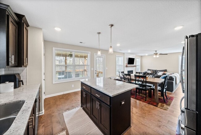 Building Photo - 1084 Barnhill Rd