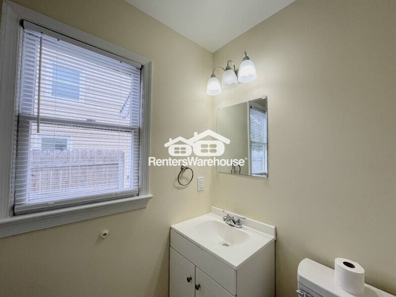 Building Photo - 965 Daniel Maloney Dr