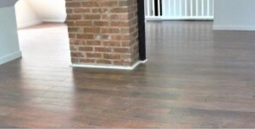 Building Photo - 125 Weaver Ave