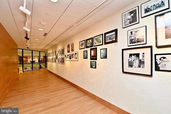Building Photo - 5901 Mt Eagle Dr