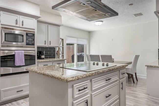 Building Photo - 11743 Wickhollow Ln
