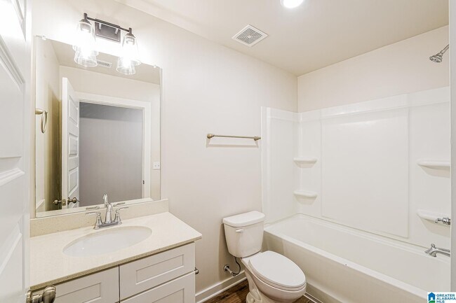 Building Photo - 1405 Brookhaven Dr