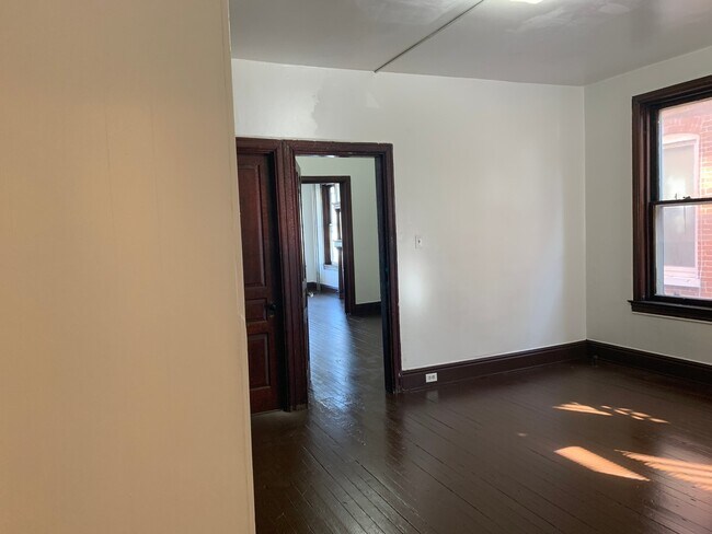 Building Photo - 1-2 Bedroom, 1st Floor, Yard, Laundry Option, West York SD