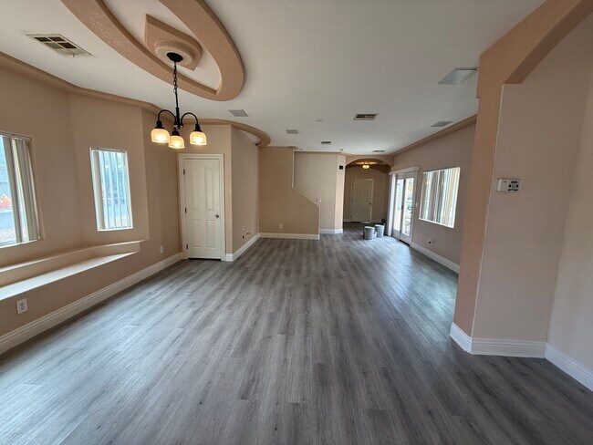 Building Photo - 8894 Houston Ridge Ave