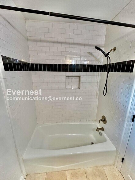 Building Photo - 798 St Charles Ave NE