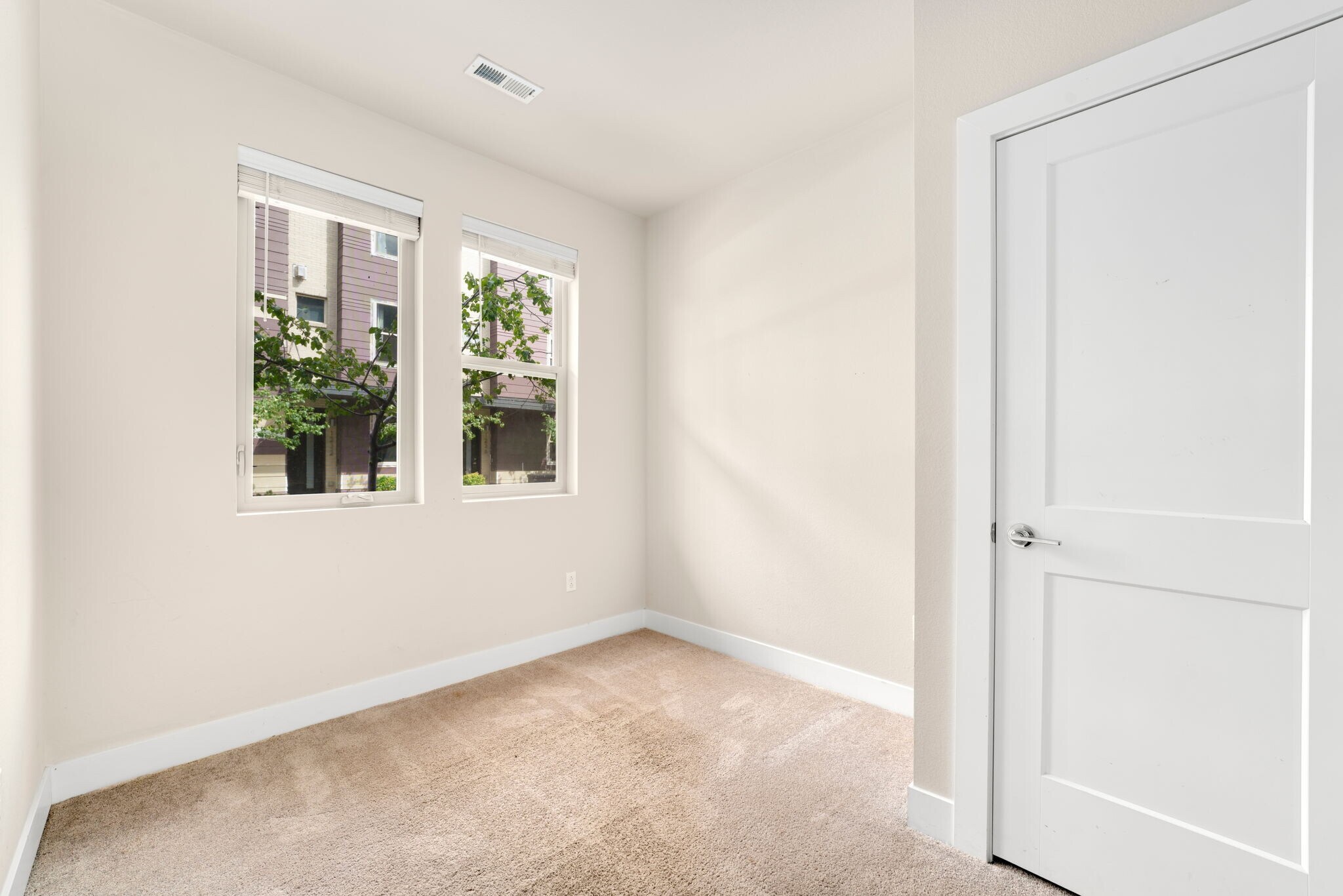 Building Photo - 1276 W 11th Ave