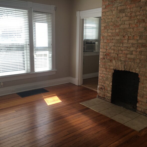 Living room - lots of natural light - 3641 Edwards Rd