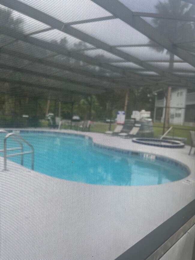 Building Photo - Wonderful remodeled Waterfront Condo == Great I-4 location with Community Pool