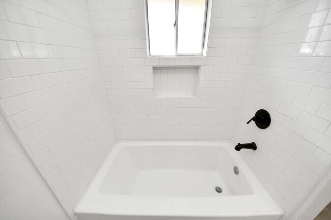 Building Photo - 4519 Reynaldo Dr