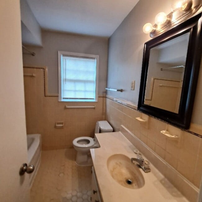 Building Photo - 2879 Bannockburn Rd