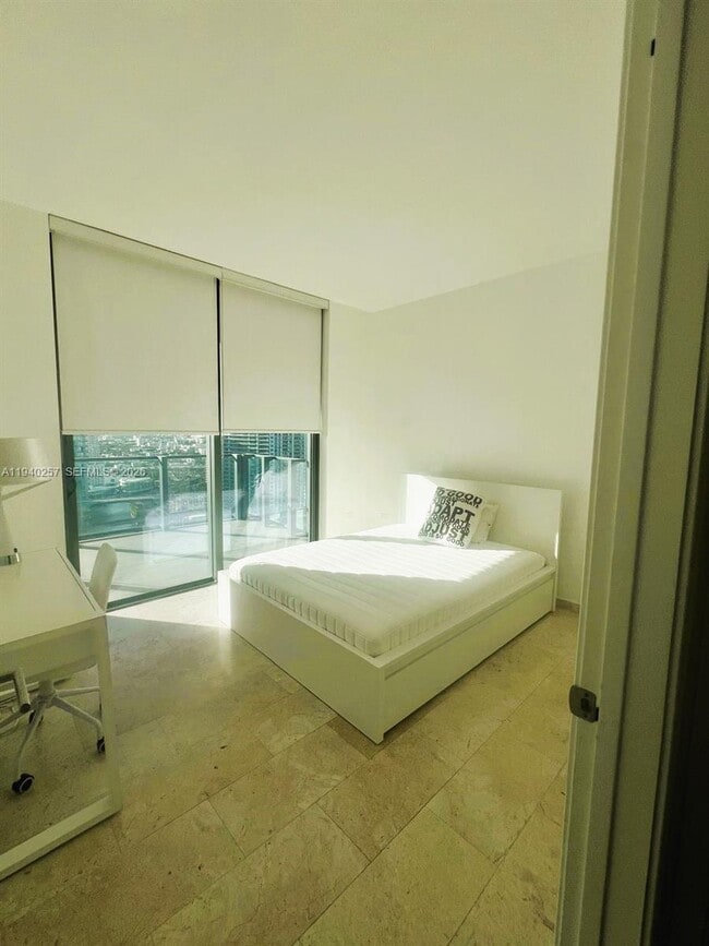 Building Photo - 68 SE 6th St