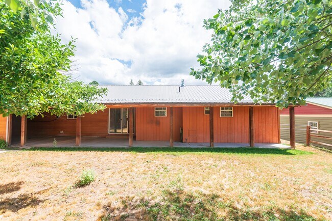 Building Photo - 307 N 3rd St