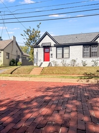Building Photo - 821 S College Ave