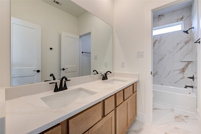 Building Photo - 1419 Shaded Rock Dr