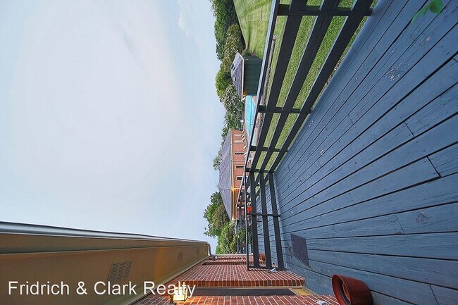 Building Photo - 2 br, 1.5 bath House - 5756 Stone Brook Drive