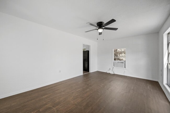 Building Photo - 2601 Herring Ave